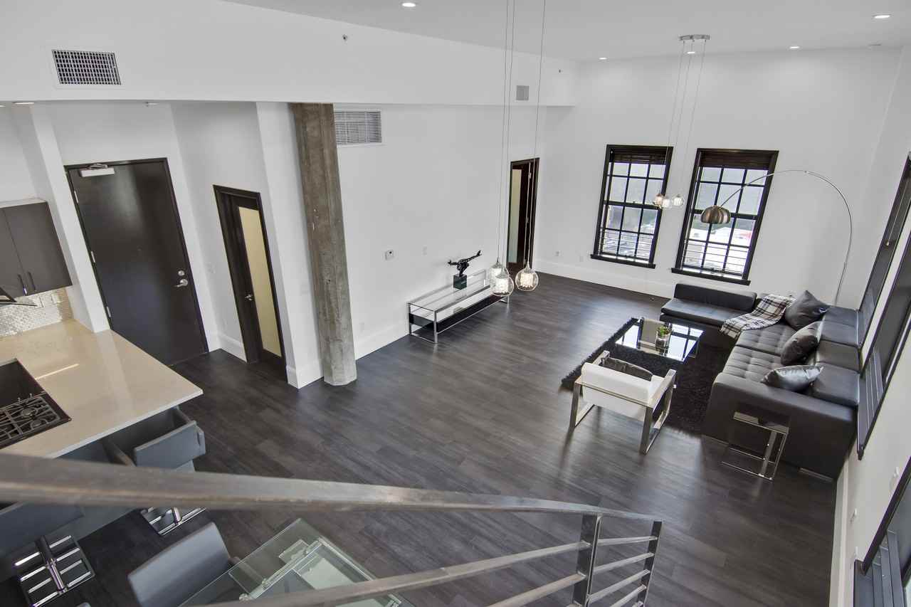 National City Tower - Photo 3 of 49