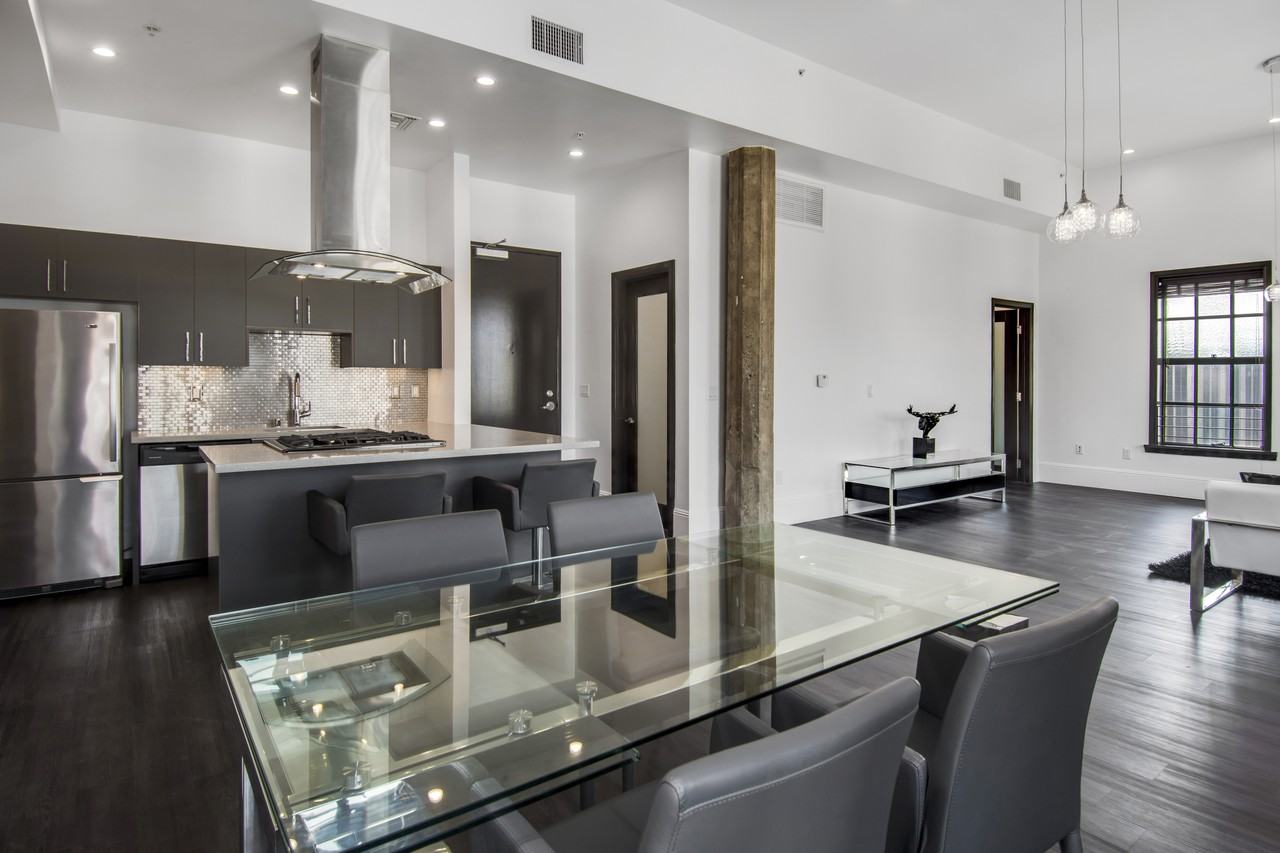 National City Tower - Photo 4 of 49