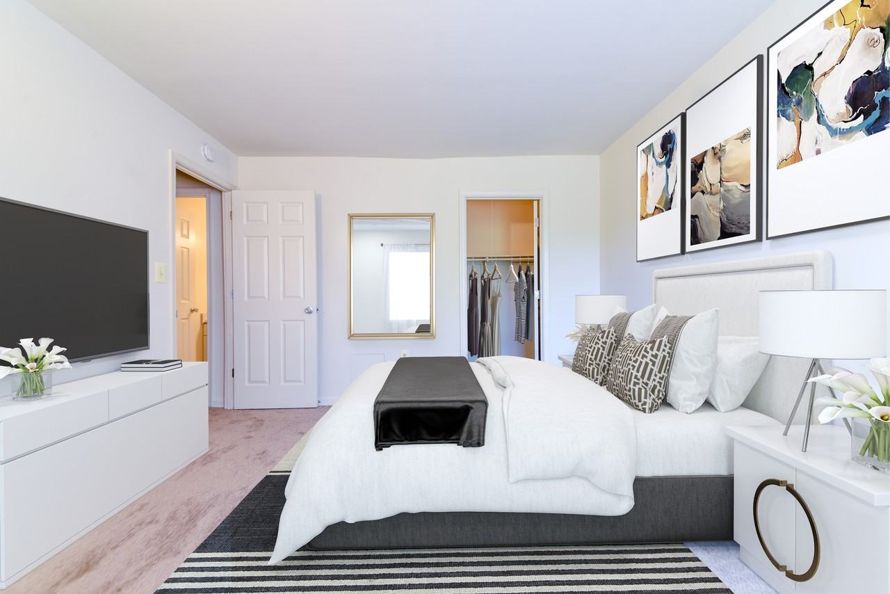 Brookstone - Photo 4 of 14