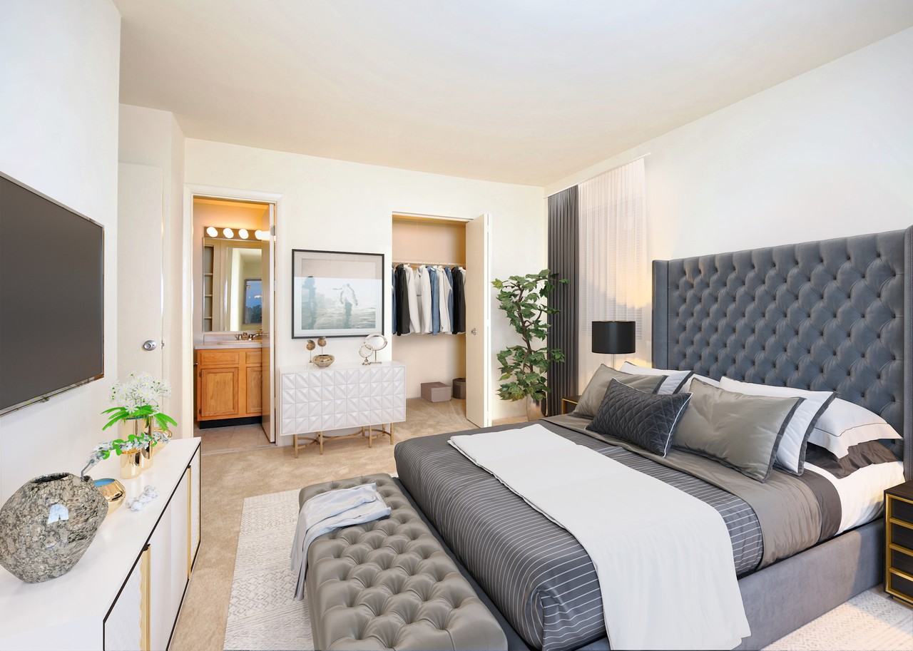 Oakview - Photo 3 of 12