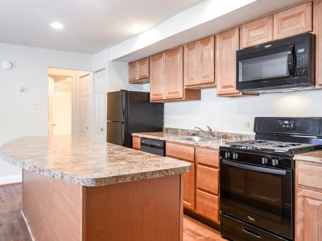 Oakview - Photo 5 of 12