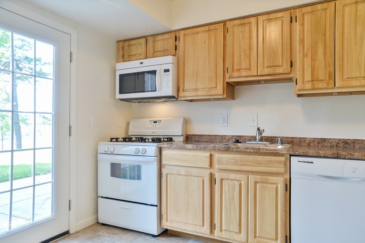 Potomac Commons - Photo 3 of 16