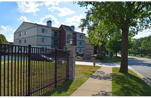 Stonegate Village Apartments 2503 W Springfield Ave Apt B2 B2