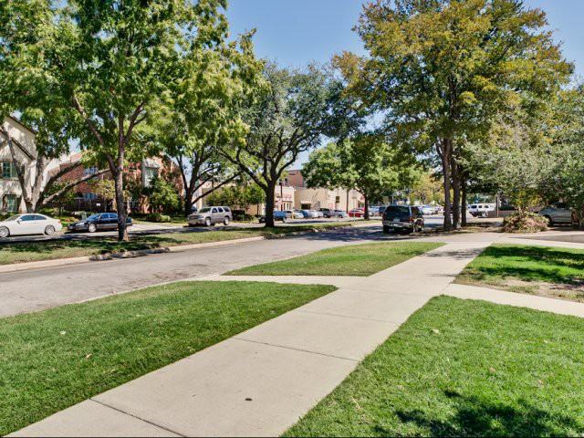 McFarlin Place Apartments - Photo 3 of 25