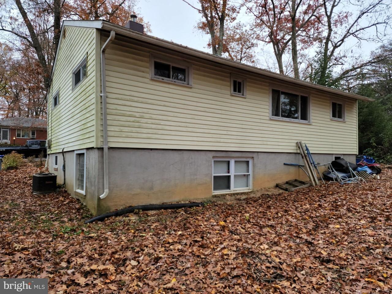 9810 Hilltop Dr - Photo 3 of 28