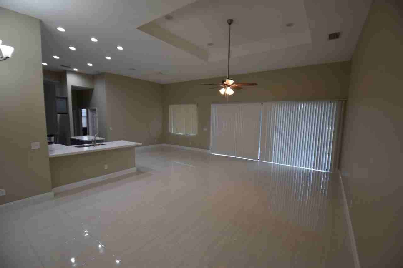 21262 Peachland Blvd - Photo 3 of 14