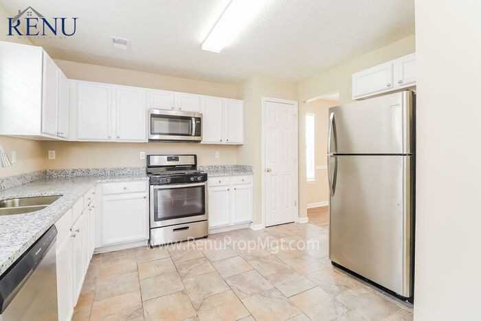 1009 Lear Dr - Photo 2 of 16