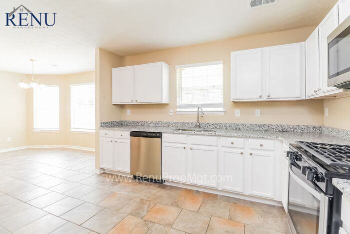 1009 Lear Dr - Photo 3 of 16