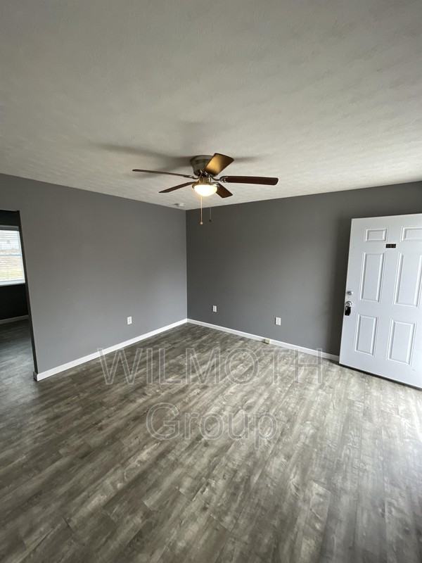 305 Harrison St - Photo 3 of 7