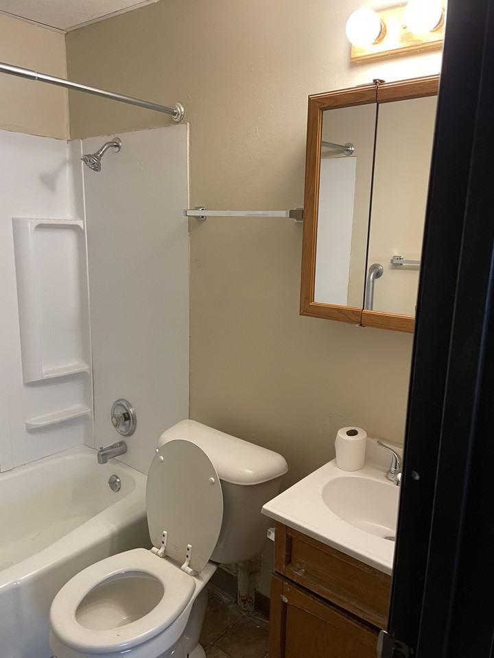 943 Garfield Street #6 - Photo 5 of 7