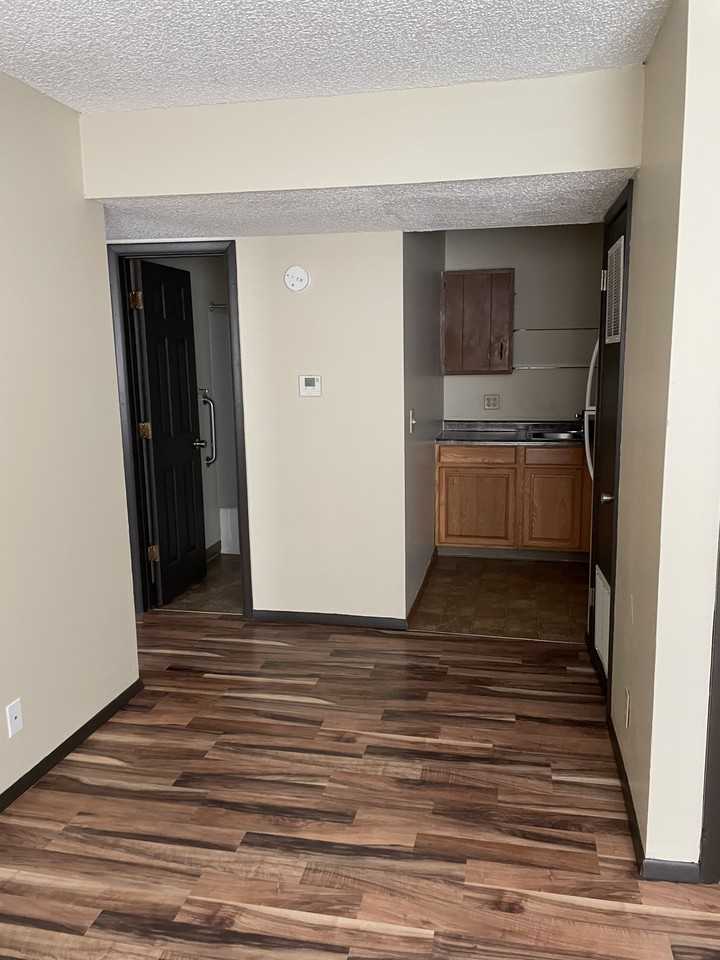 943 Garfield Street #6 - Photo 2 of 7