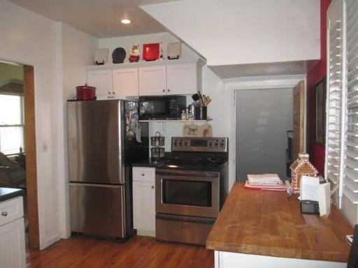 1318 Lowry Ave NE - Photo 3 of 7