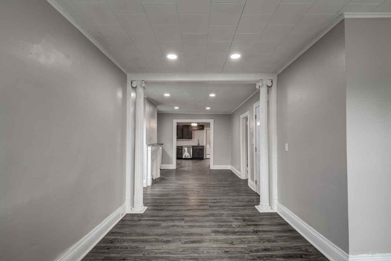 1122 West Ave Uppr - Photo 3 of 21