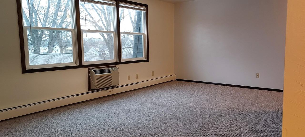 1335 S Norwood Ave #10 - Photo 6 of 11