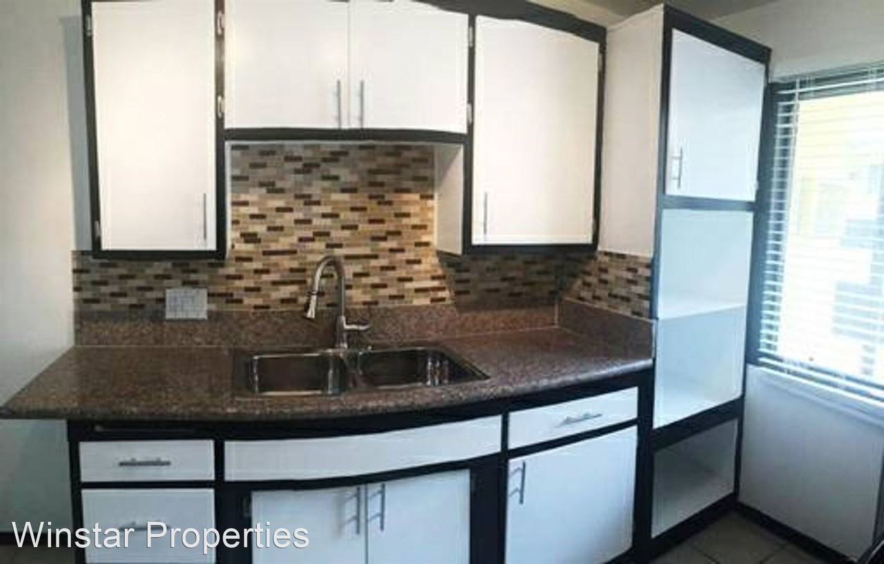 College Manor - Photo 2 of 39