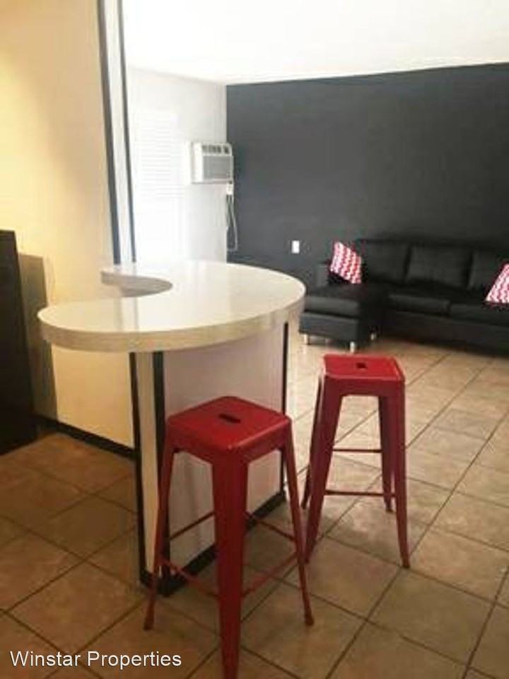 College Manor - Photo 6 of 39