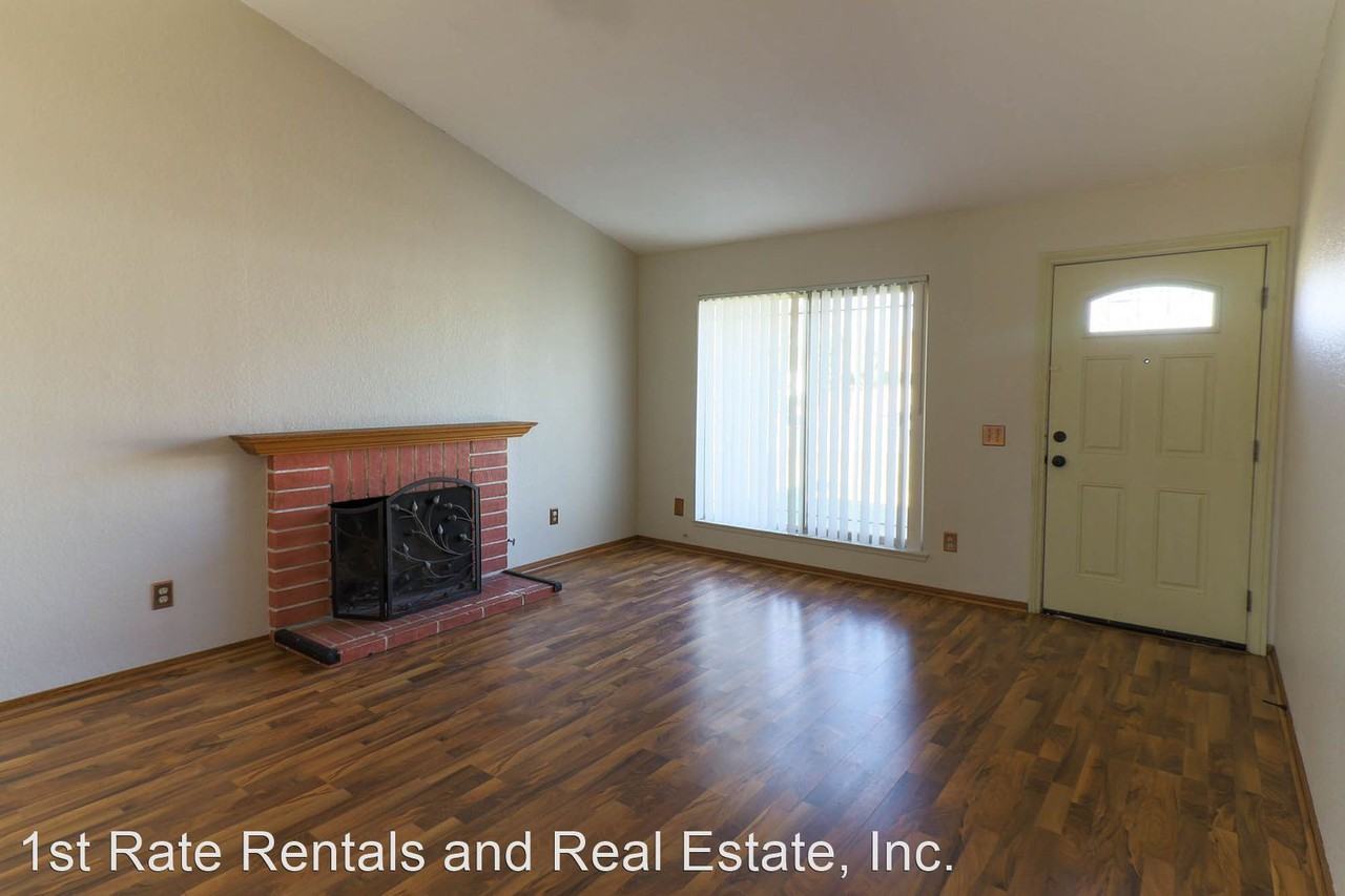 3172 Glenbrook St - Photo 3 of 11