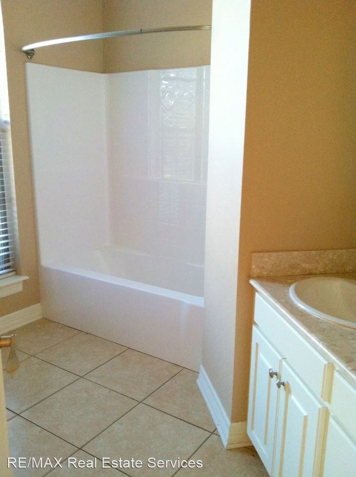 4016 Elizabeth Ln - Photo 2 of 12