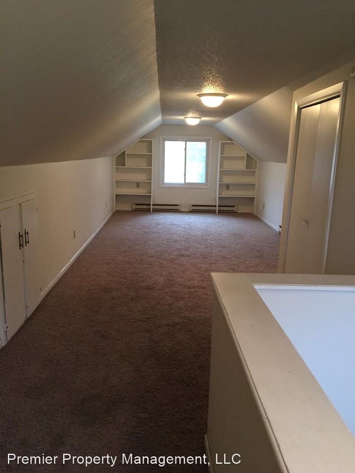 1715 7th St S - Photo 2 of 9