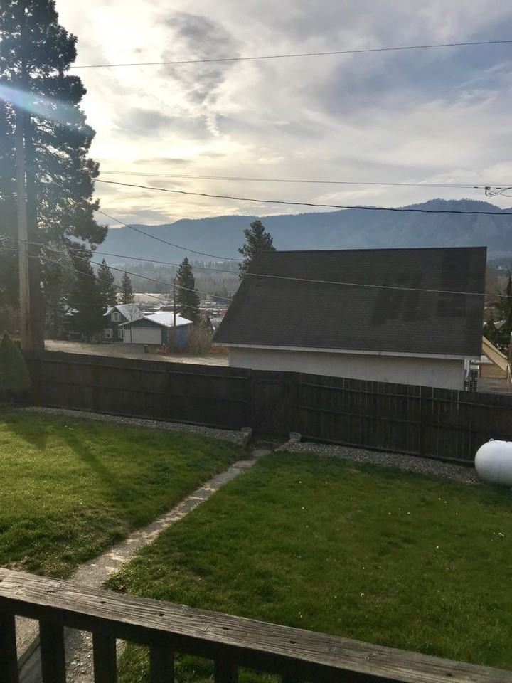 101 W 6th St - Photo 2 of 8