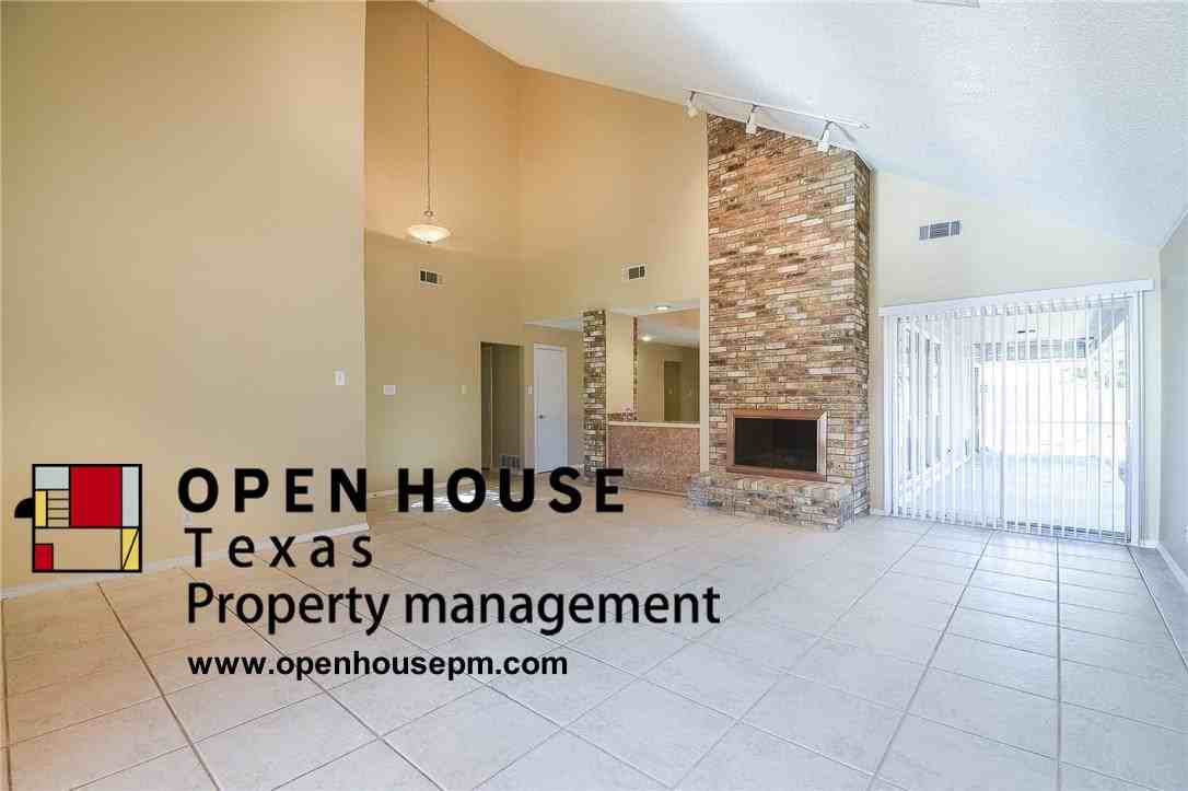 1109 Kenshire Ln - Photo 3 of 16