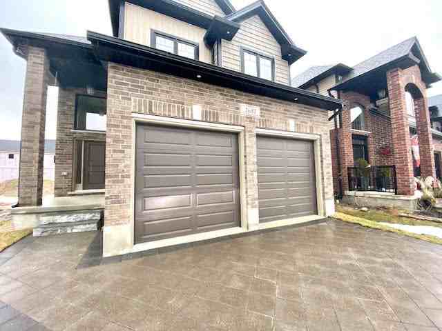 1681 Finley Cres - Photo 2 of 19