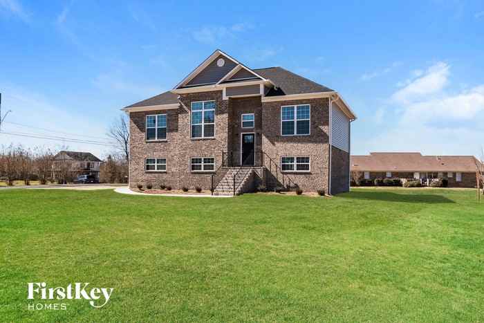 936 11th Ave - Photo 2 of 15