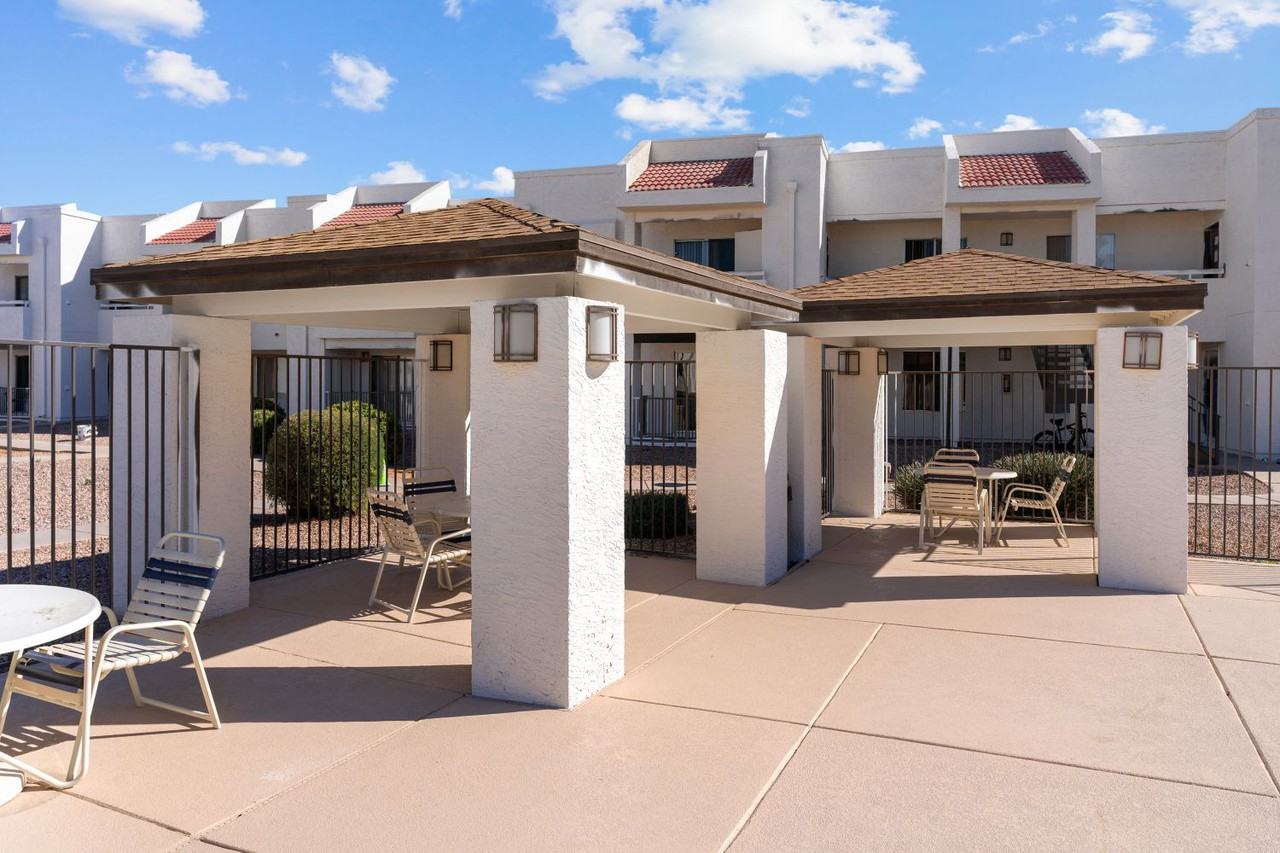 Tides on Southern - Photo 2 of 16