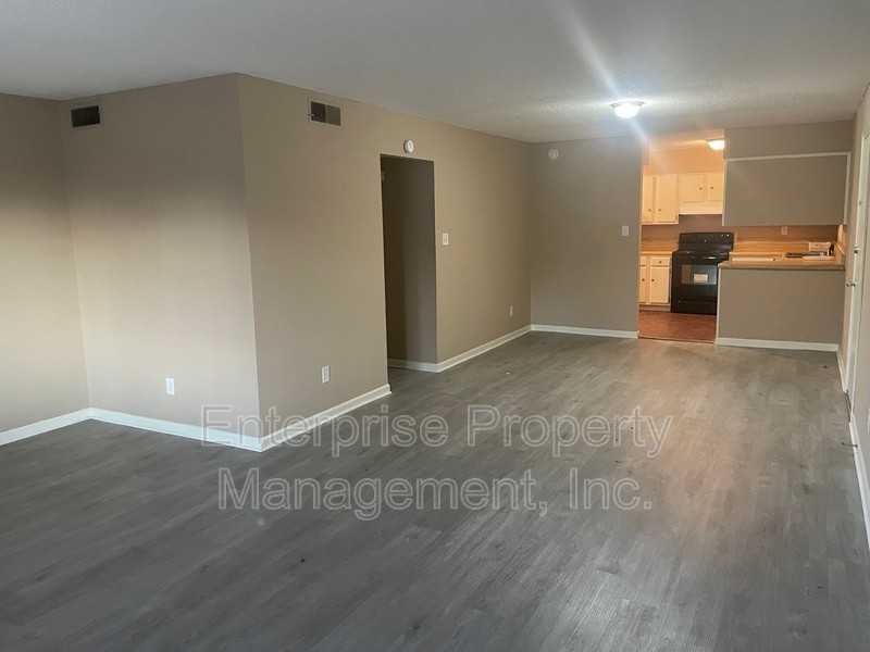 1982 Goldbrier Ln - Photo 2 of 12