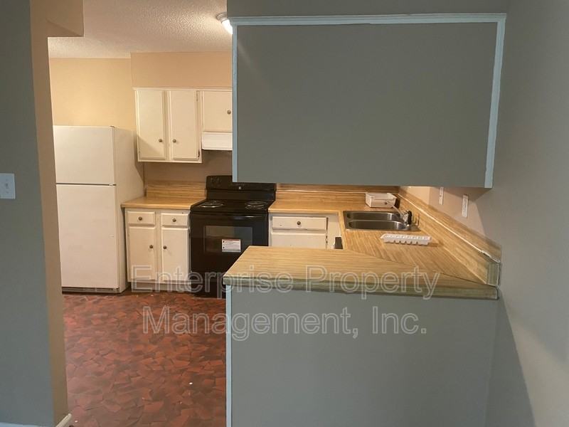 1982 Goldbrier Ln - Photo 3 of 12