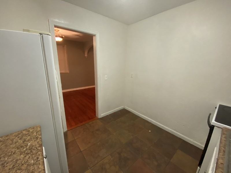 2151 Wilberforce Rd - Photo 6 of 18