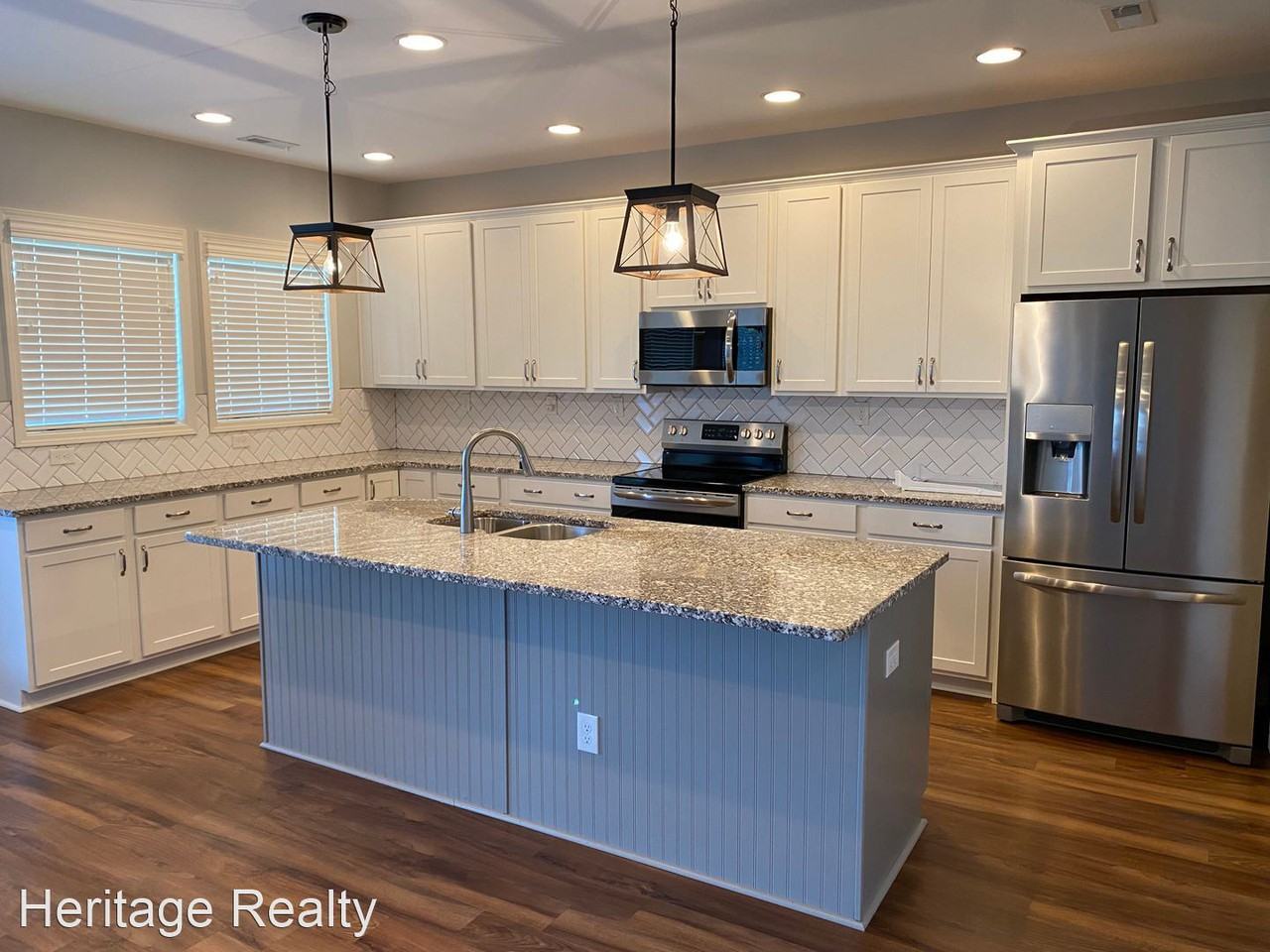 2526 Windjammer Ln - Photo 3 of 20