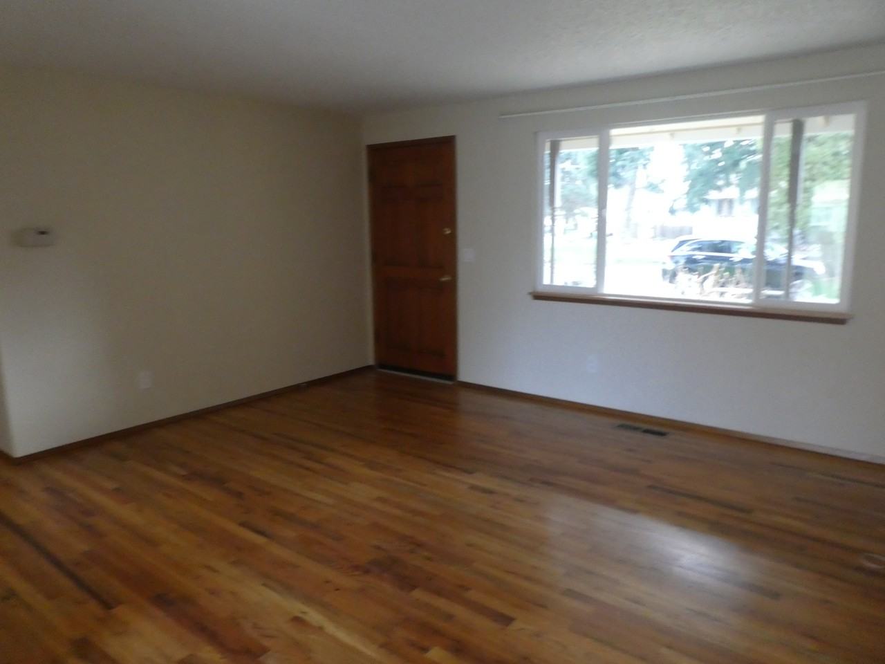 19245 Sw York St #1 - Photo 4 of 38