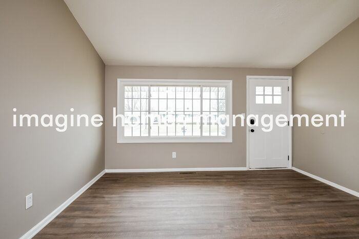 9112 Cambridge Dr - Photo 3 of 16