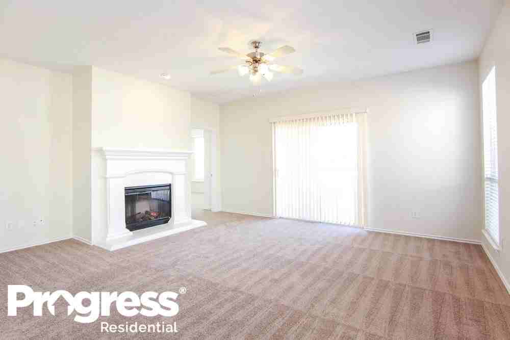 10941 Hawks Landing Rd - Photo 3 of 13