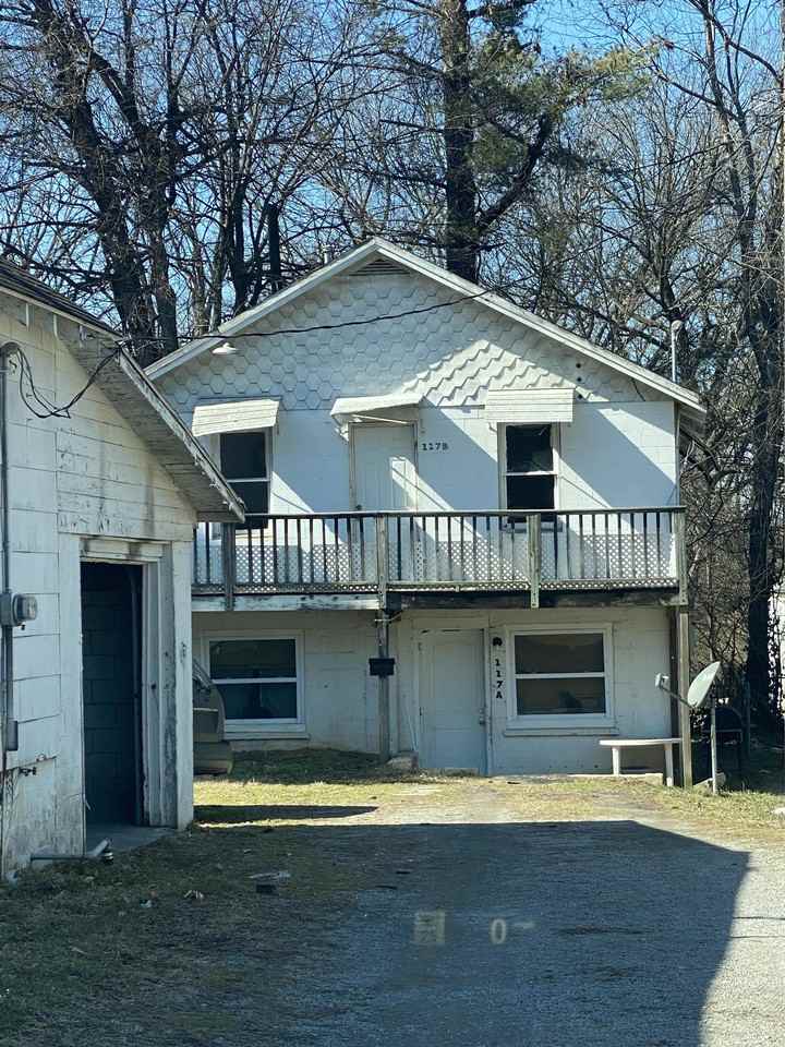 117 S Fowler Ave #B
