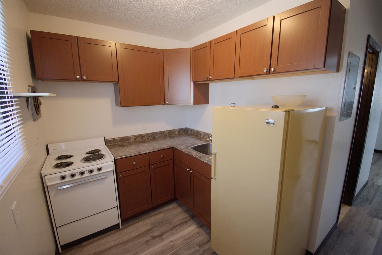 803 8th St N #1 - Photo 5 of 10