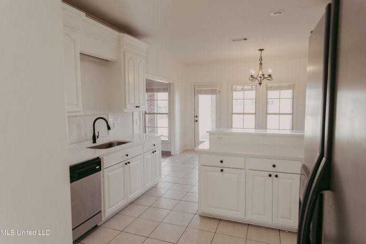 120 Bear Creek Cir - Photo 4 of 21