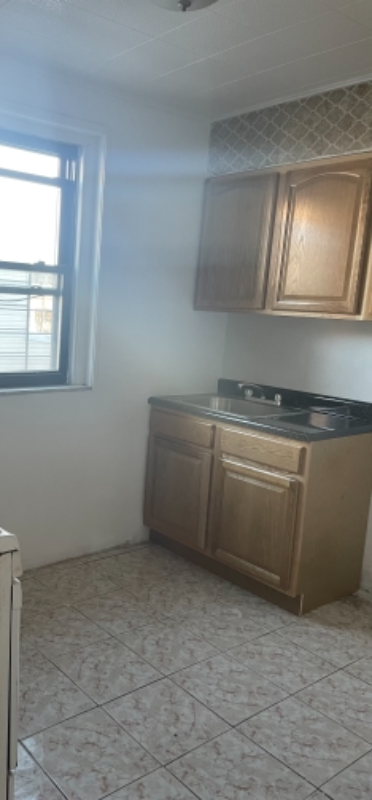2065 Haviland Ave - Photo 2 of 6