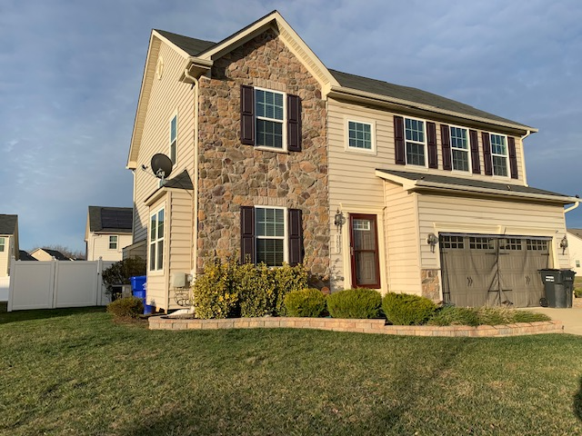 3601 Lupton Ct - Photo 3 of 8