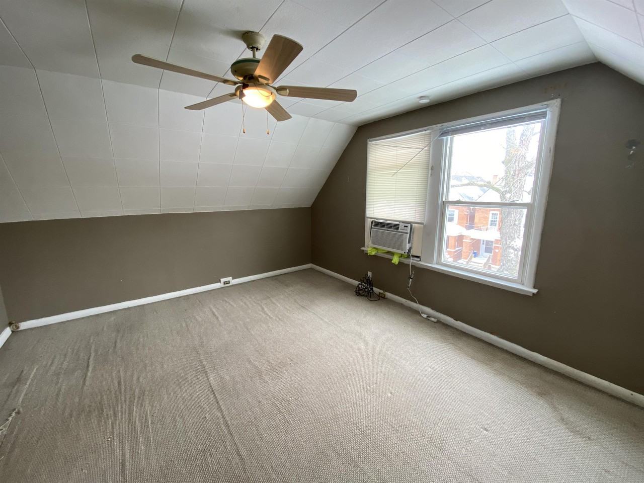 172 Sanford Ave S Fl Third #3-3rdFL - Photo 3 of 10