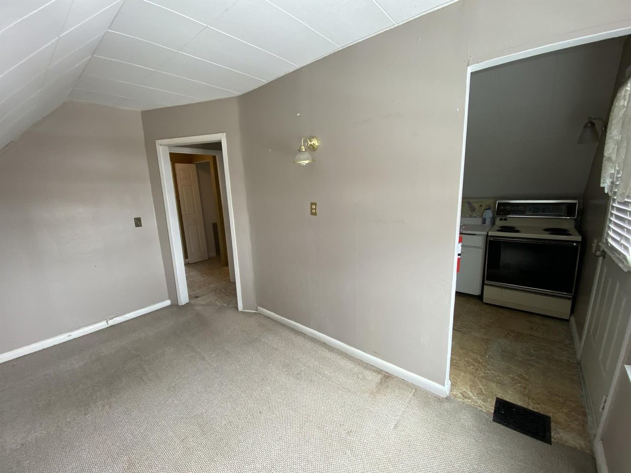 172 Sanford Ave S Fl Third #3-3rdFL - Photo 4 of 10