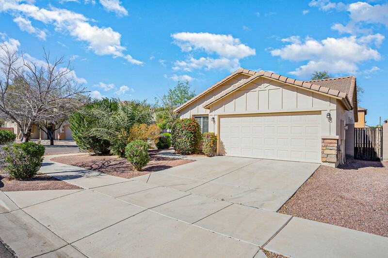 3828 W Irwin Ave - Photo 2 of 20