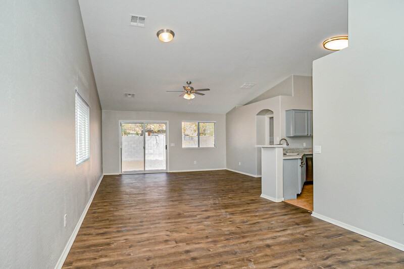 3828 W Irwin Ave - Photo 3 of 20