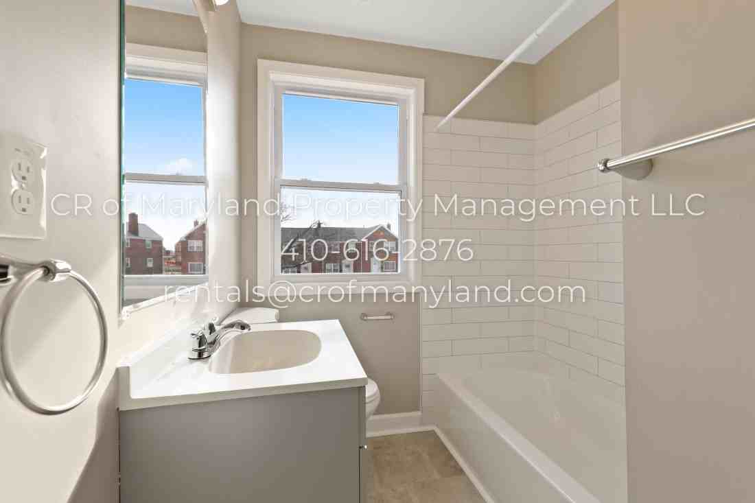 916 Saint Agnes Ln - Photo 3 of 15