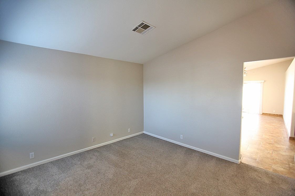 15738 W Elm St - Photo 3 of 24