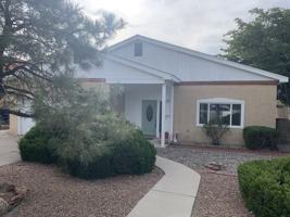 featured image of 1909 Vassar Dr Ne