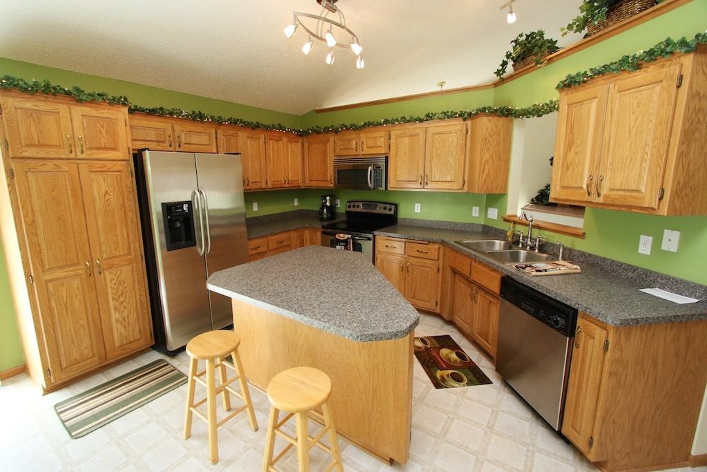 128 Summerfield Dr - Photo 3 of 17