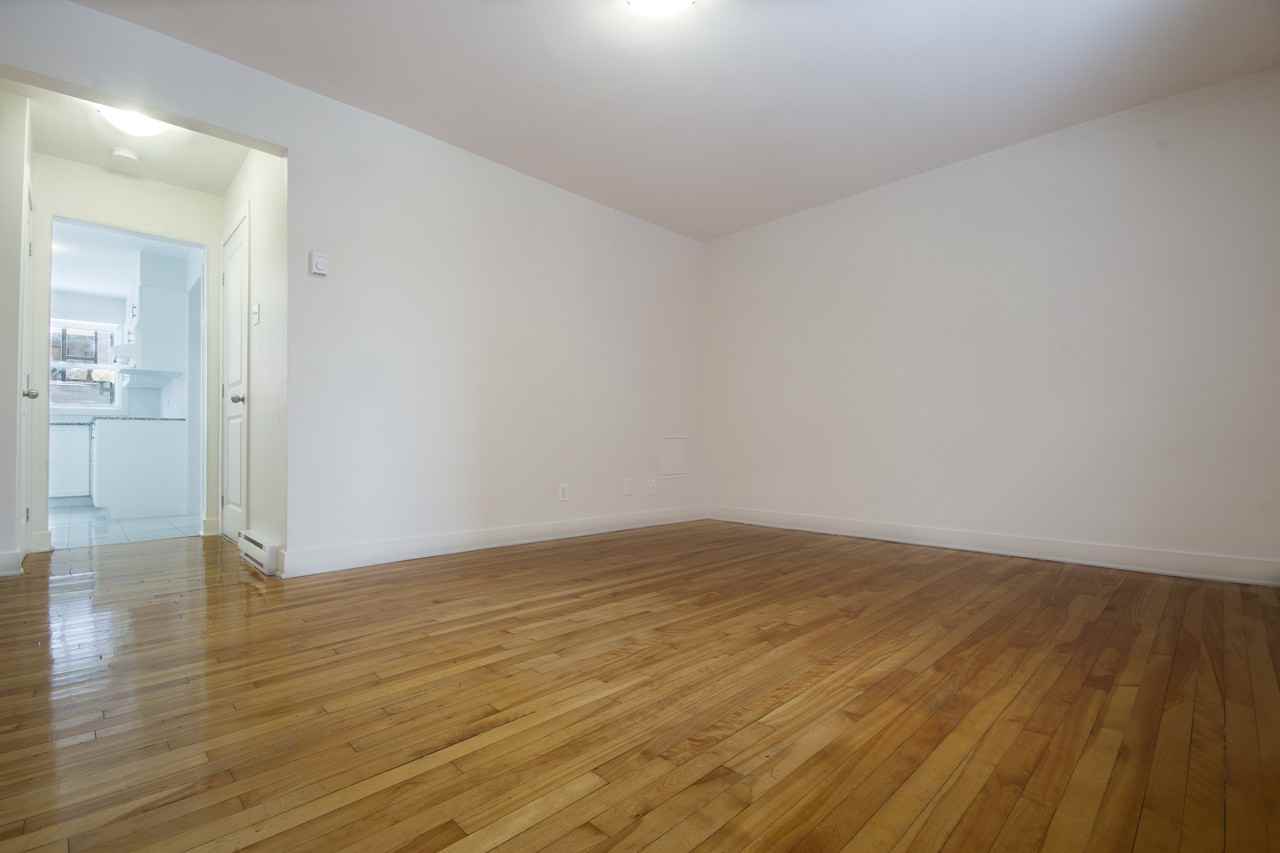 3545 Rue Masson #4 - Photo 3 of 8