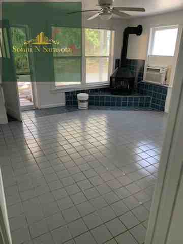 1718 Laurel Street #8 - Photo 3 of 6
